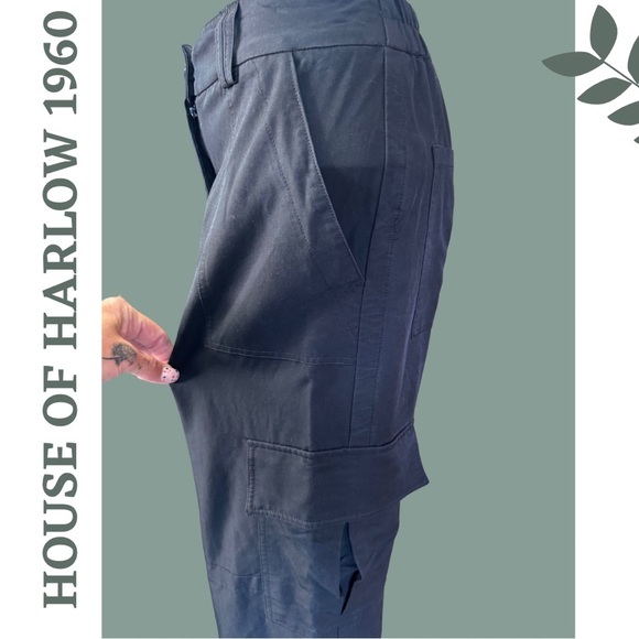 House of Harlow 1960 Black Cargo Pant Back Elastic Waist Pockets Extra
Small - Picture 7 of 8